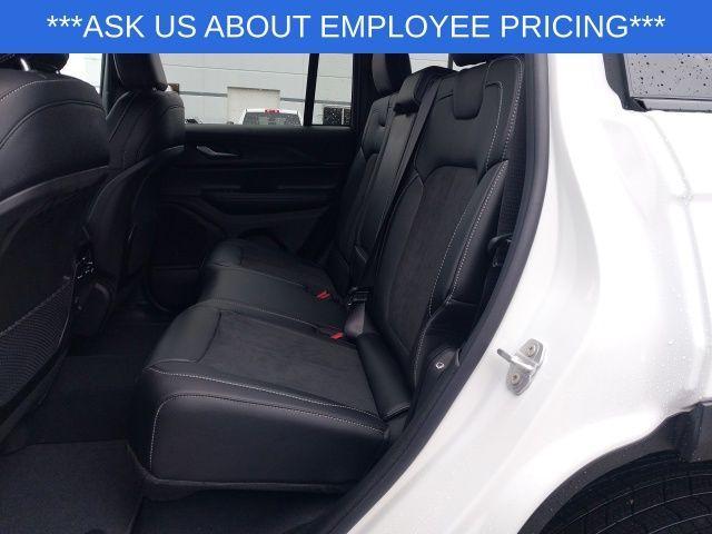new 2025 Jeep Grand Cherokee car, priced at $38,935