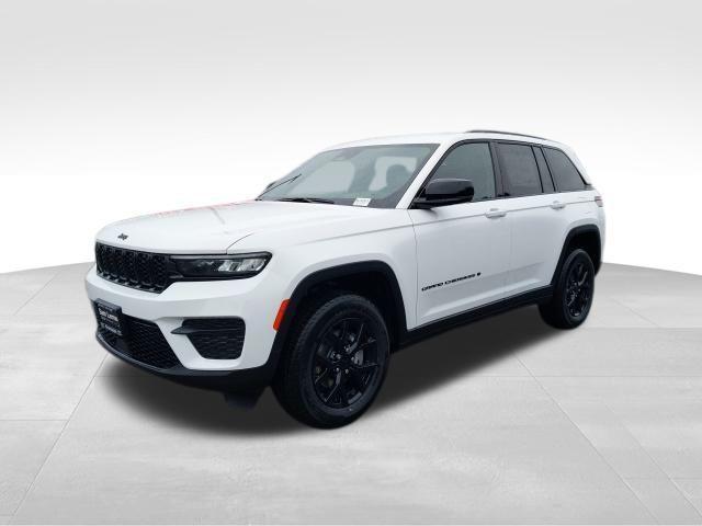 new 2025 Jeep Grand Cherokee car, priced at $37,935