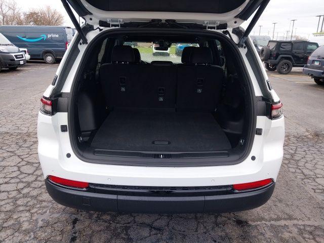 new 2025 Jeep Grand Cherokee car, priced at $37,935