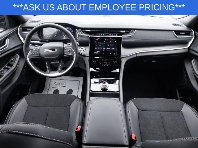 new 2025 Jeep Grand Cherokee car, priced at $38,935