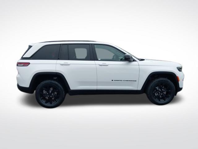 new 2025 Jeep Grand Cherokee car, priced at $38,435