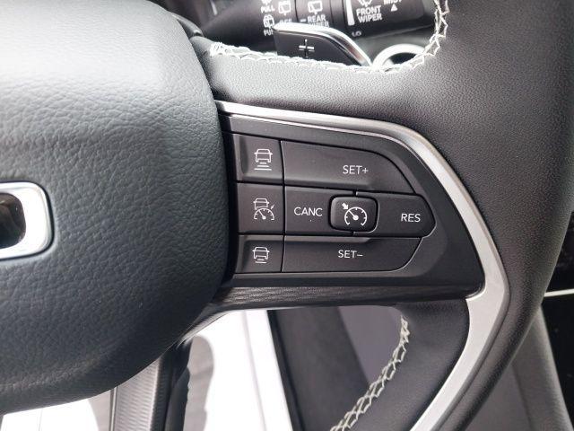 new 2025 Jeep Grand Cherokee car, priced at $37,935