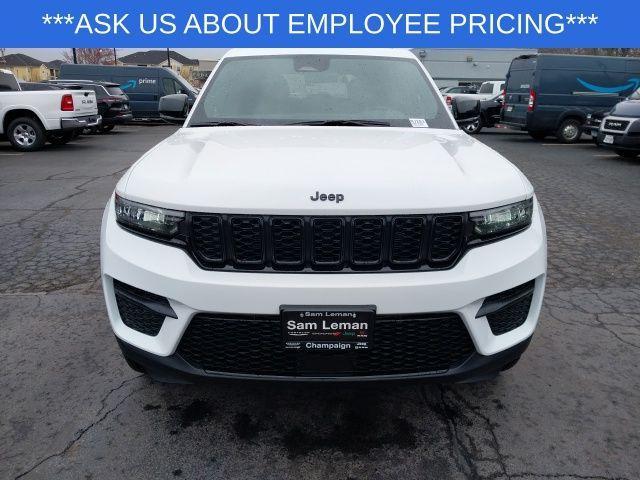 new 2025 Jeep Grand Cherokee car, priced at $38,935