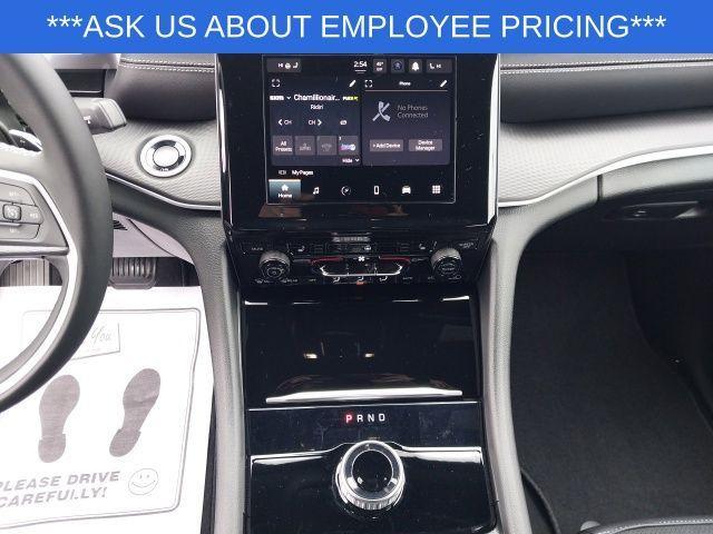 new 2025 Jeep Grand Cherokee car, priced at $38,935