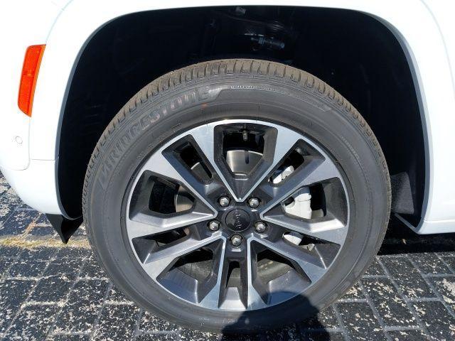 new 2025 Jeep Grand Cherokee car, priced at $55,770