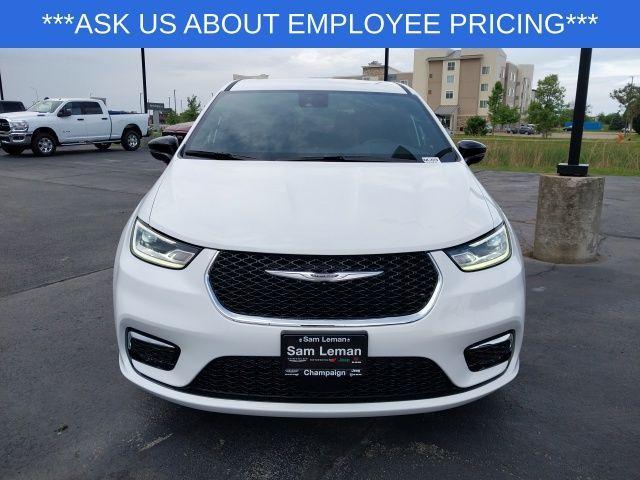 new 2025 Chrysler Pacifica car, priced at $44,090