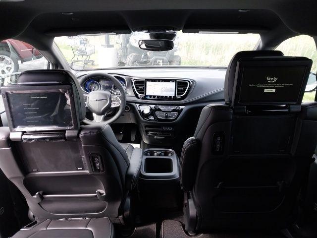 new 2025 Chrysler Pacifica car, priced at $43,090