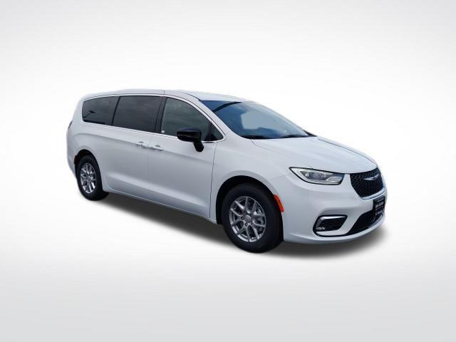 new 2025 Chrysler Pacifica car, priced at $43,090