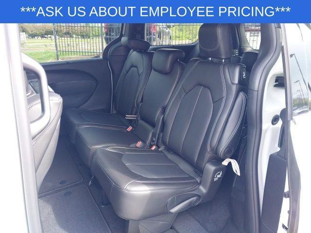new 2025 Chrysler Pacifica car, priced at $44,090