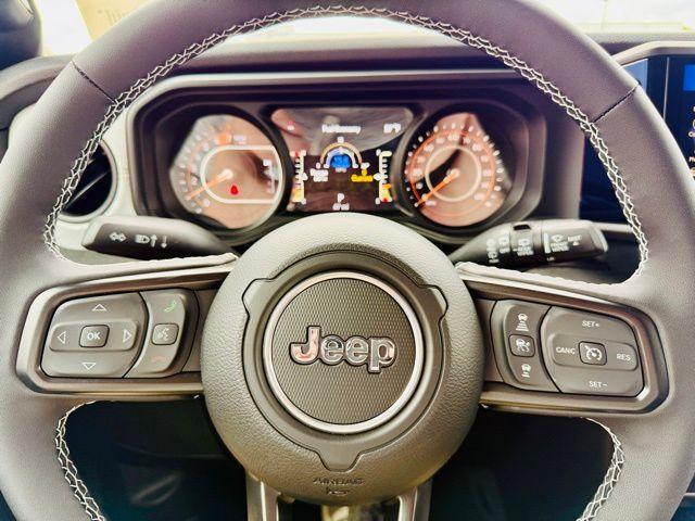 new 2025 Jeep Wrangler car, priced at $43,075