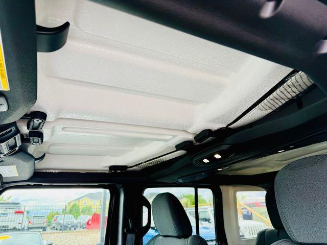 new 2025 Jeep Wrangler car, priced at $43,075