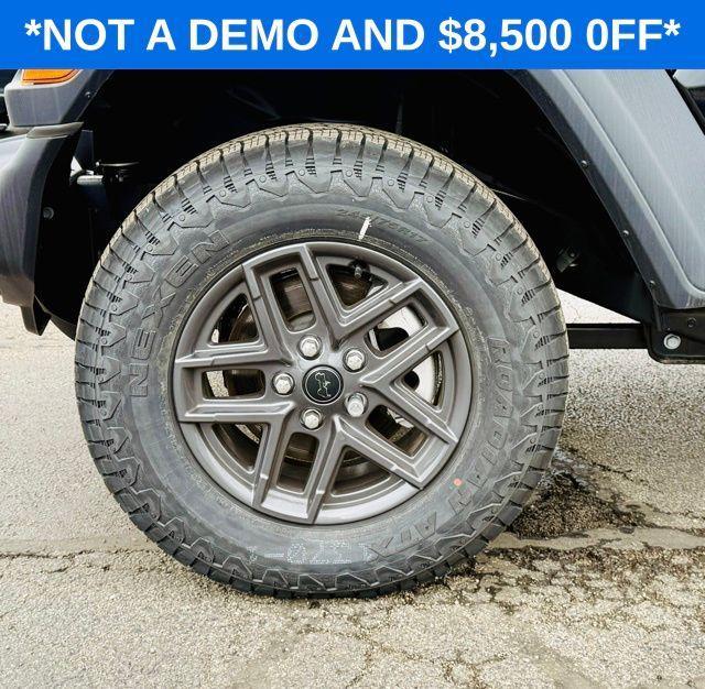 new 2025 Jeep Wrangler car, priced at $39,575