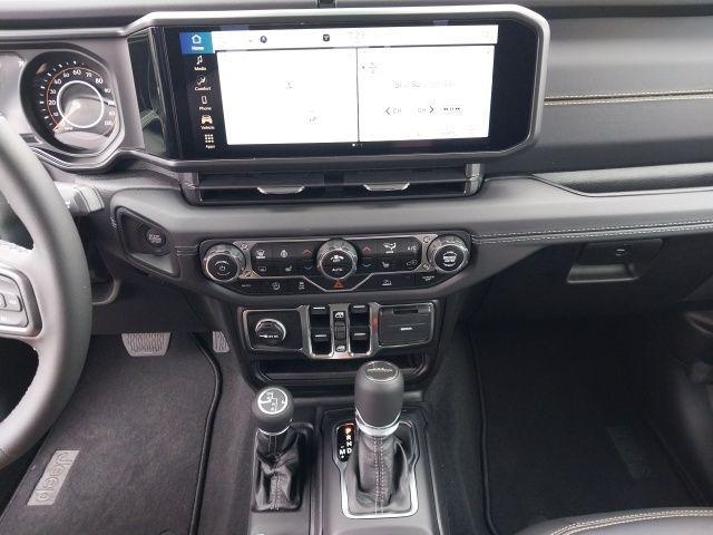 new 2025 Jeep Gladiator car, priced at $41,685