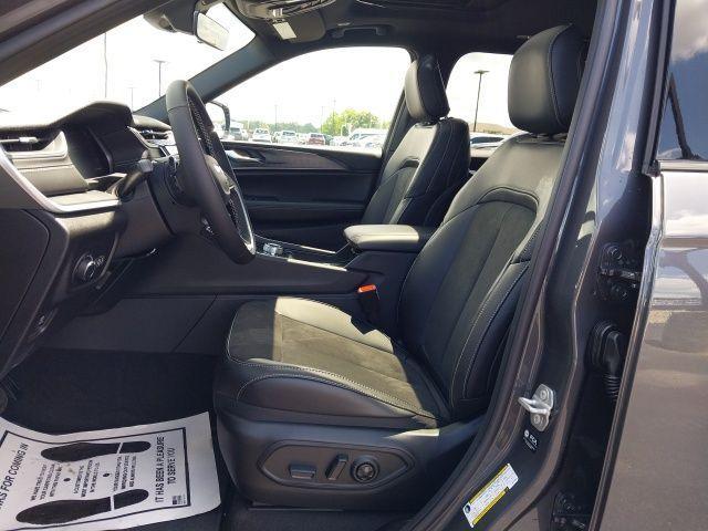 new 2025 Jeep Grand Cherokee L car, priced at $42,725