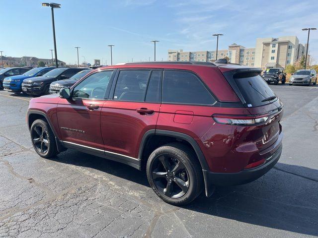 used 2024 Jeep Grand Cherokee car, priced at $33,900