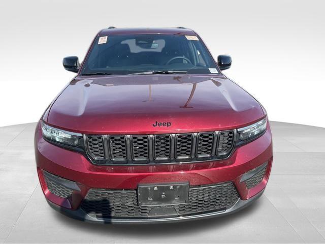 used 2024 Jeep Grand Cherokee car, priced at $31,495