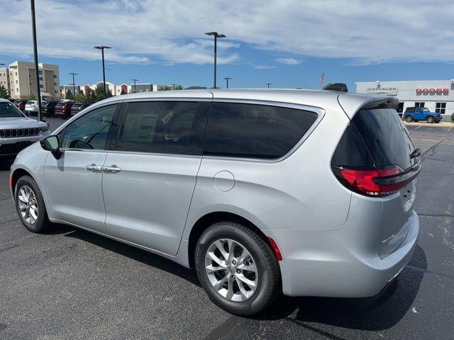 new 2024 Chrysler Pacifica car, priced at $38,190