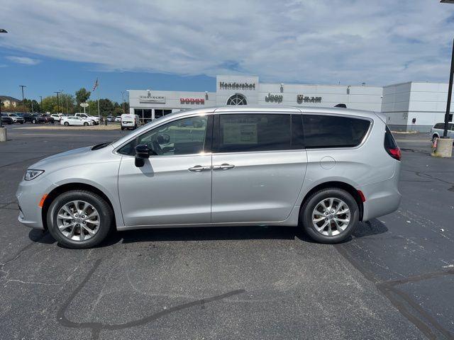 new 2024 Chrysler Pacifica car, priced at $38,190