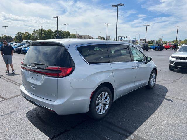 new 2024 Chrysler Pacifica car, priced at $38,190