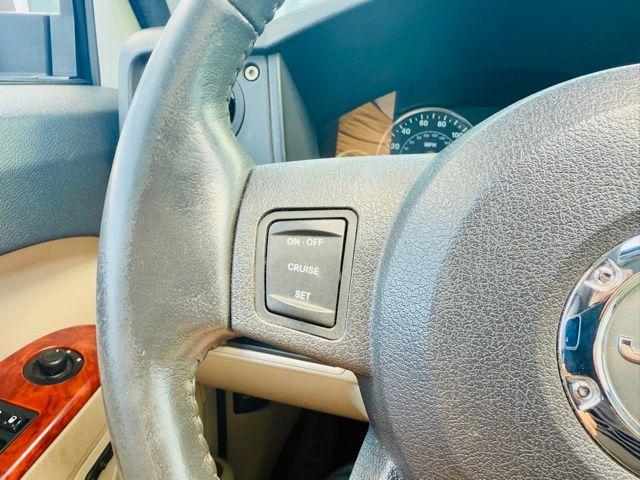 used 2007 Jeep Commander car, priced at $7,995