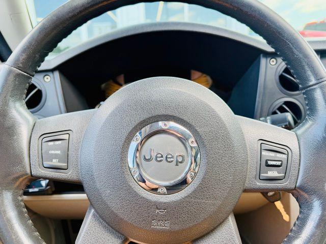used 2007 Jeep Commander car, priced at $7,995
