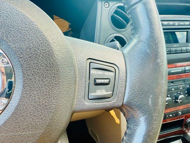 used 2007 Jeep Commander car, priced at $7,995