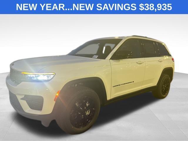 new 2025 Jeep Grand Cherokee car, priced at $38,935