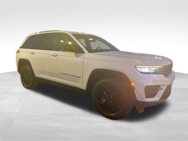 new 2025 Jeep Grand Cherokee car, priced at $38,935