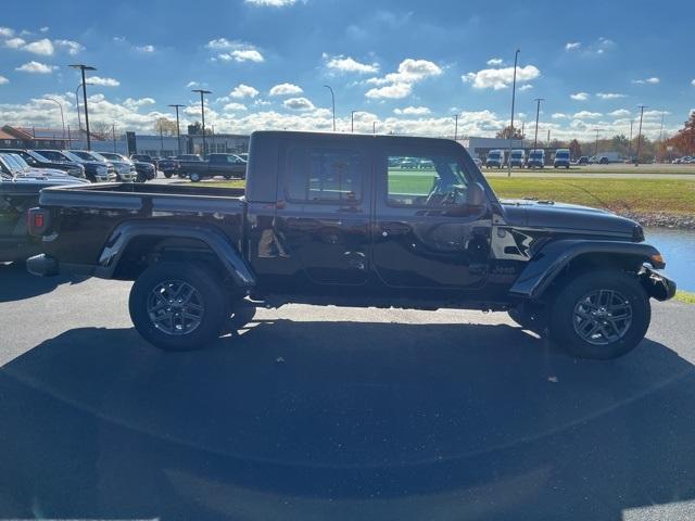 new 2024 Jeep Gladiator car, priced at $41,040