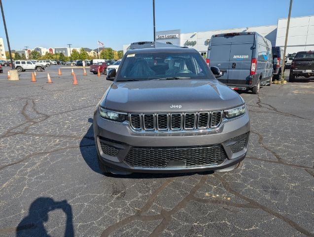 new 2025 Jeep Grand Cherokee car, priced at $37,470