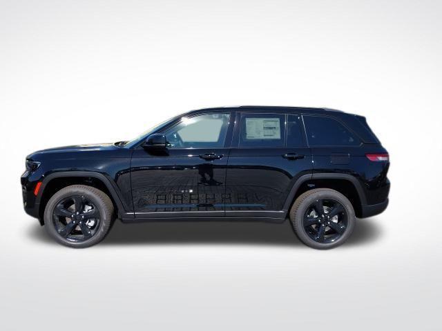 new 2025 Jeep Grand Cherokee car, priced at $43,220