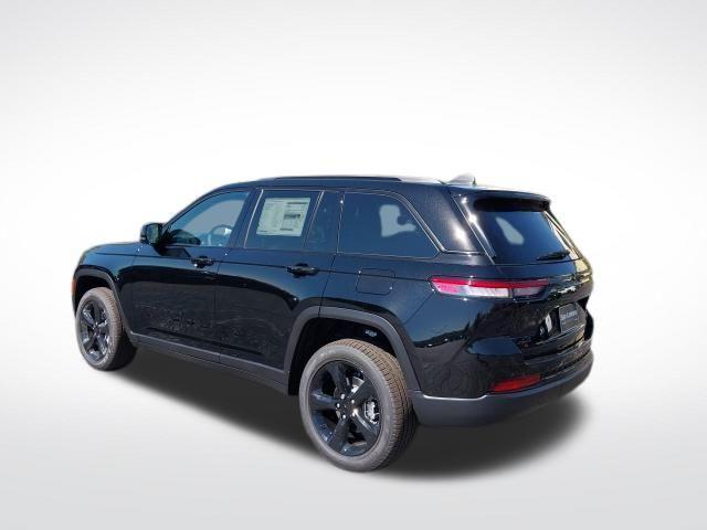 new 2025 Jeep Grand Cherokee car, priced at $43,220