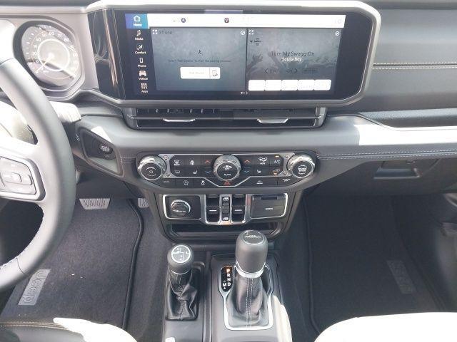 new 2025 Jeep Gladiator car, priced at $41,685