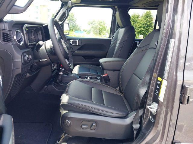 new 2025 Jeep Gladiator car, priced at $41,685