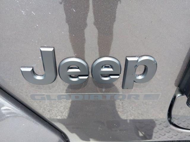new 2025 Jeep Gladiator car, priced at $41,685
