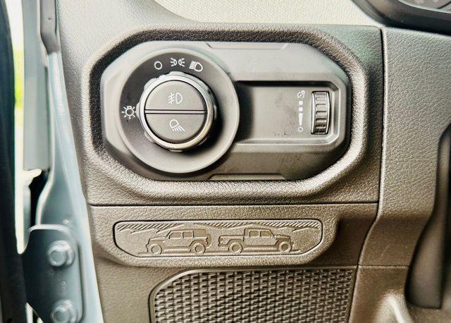 used 2025 Jeep Gladiator car, priced at $38,995