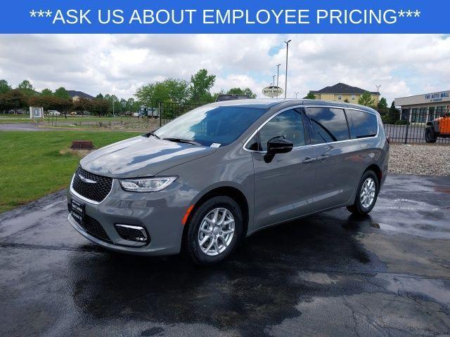 new 2025 Chrysler Pacifica car, priced at $44,585