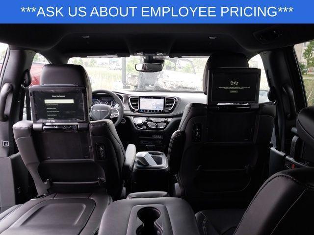 new 2025 Chrysler Pacifica car, priced at $44,585