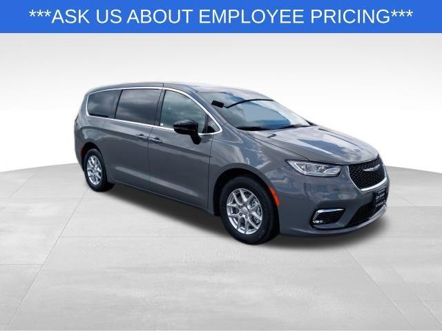 new 2025 Chrysler Pacifica car, priced at $44,585