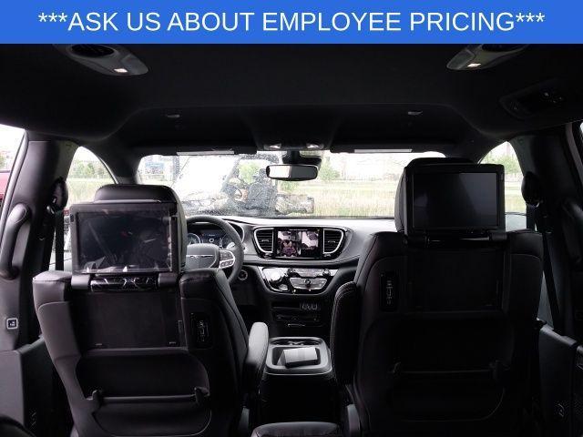 new 2025 Chrysler Pacifica car, priced at $44,090