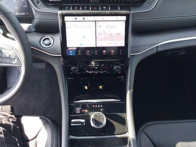 new 2025 Jeep Grand Cherokee car, priced at $45,935