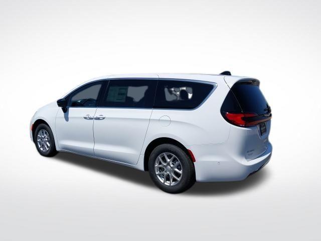 new 2025 Chrysler Pacifica car, priced at $39,725
