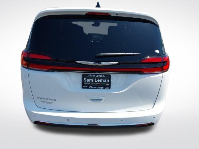 new 2025 Chrysler Pacifica car, priced at $39,725