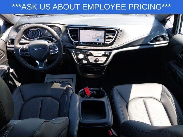 new 2025 Chrysler Pacifica car, priced at $40,725
