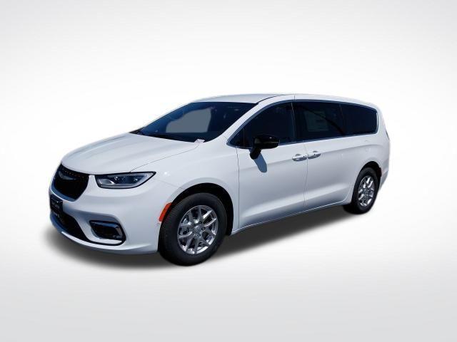 new 2025 Chrysler Pacifica car, priced at $39,725