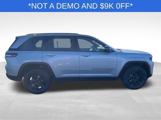 new 2025 Jeep Grand Cherokee car, priced at $37,530