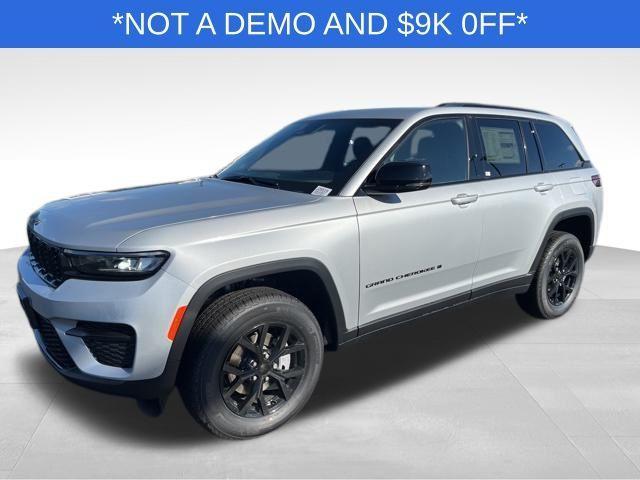new 2025 Jeep Grand Cherokee car, priced at $37,530