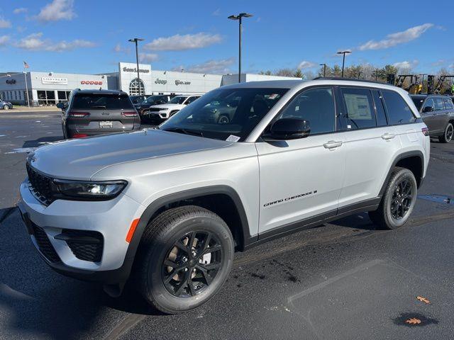 new 2025 Jeep Grand Cherokee car, priced at $39,530