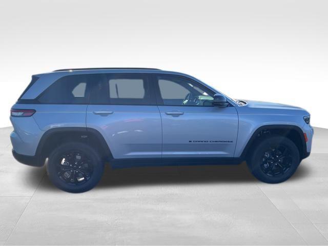 new 2025 Jeep Grand Cherokee car, priced at $39,530