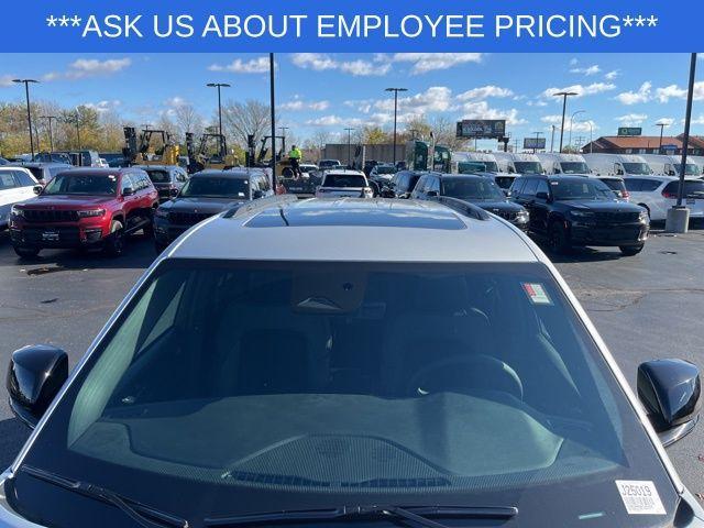 new 2025 Jeep Grand Cherokee car, priced at $39,530